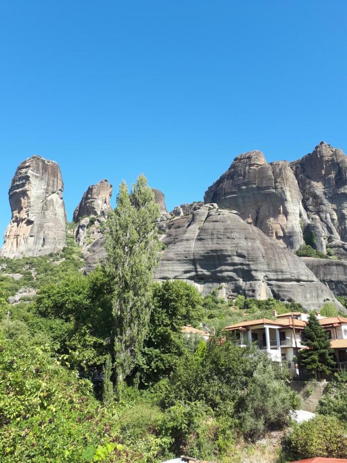 The House Under The Rocks Of Meteora 2 Apartamento Kalabáka Exterior foto