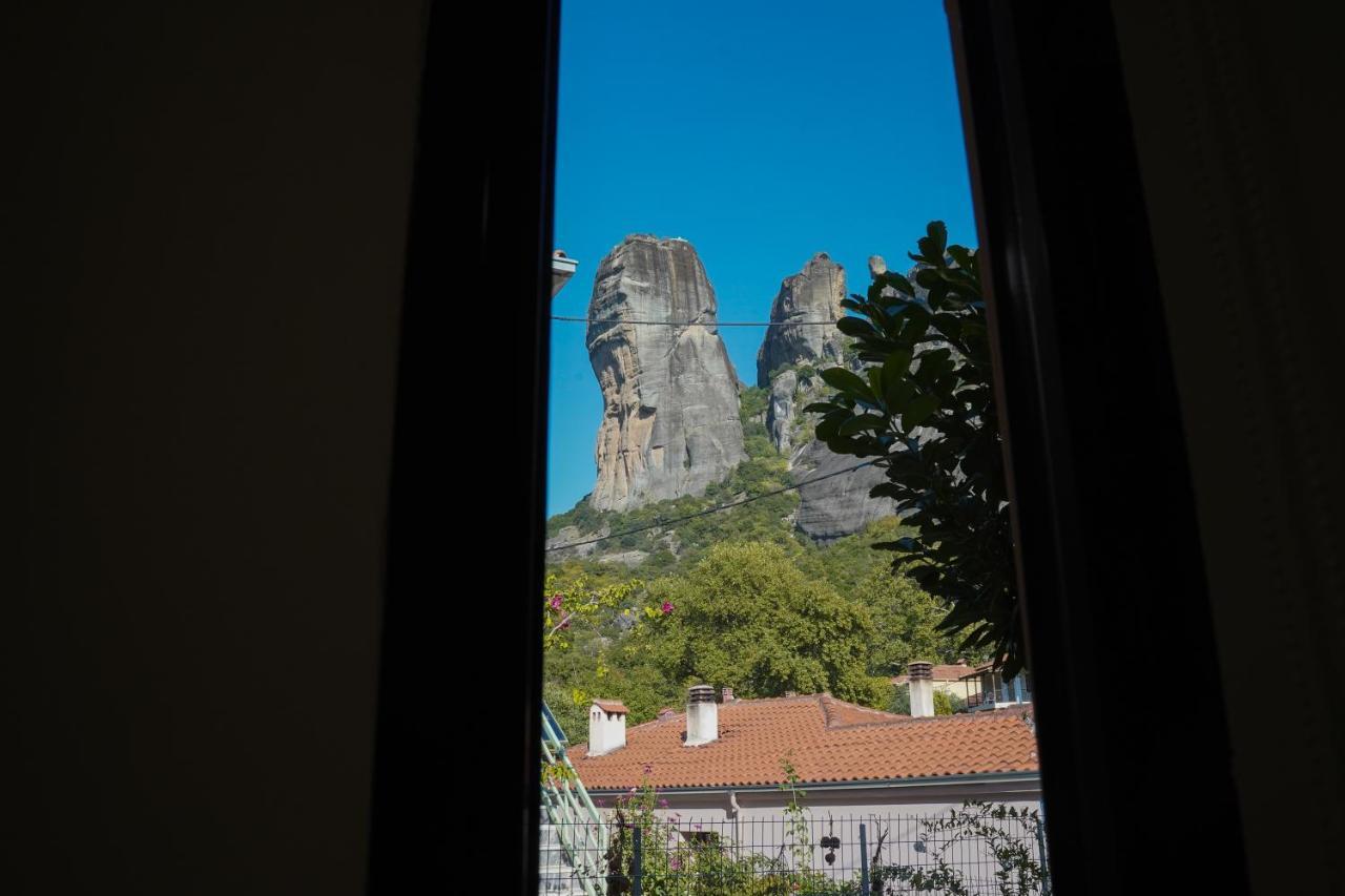 The House Under The Rocks Of Meteora 2 Apartamento Kalabáka Exterior foto