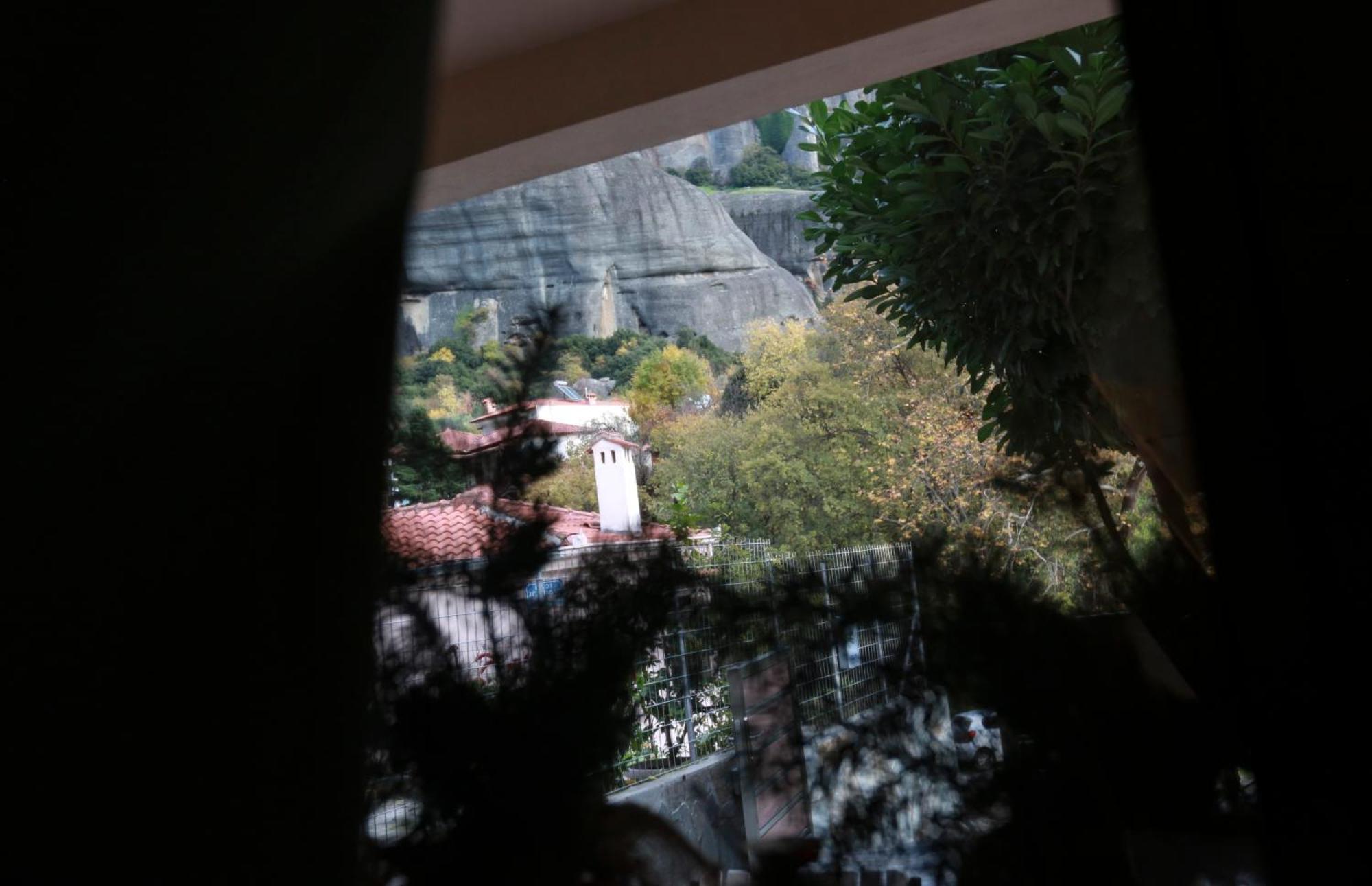 The House Under The Rocks Of Meteora 2 Apartamento Kalabáka Exterior foto